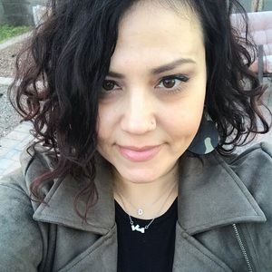 Meet your Posher, Dana